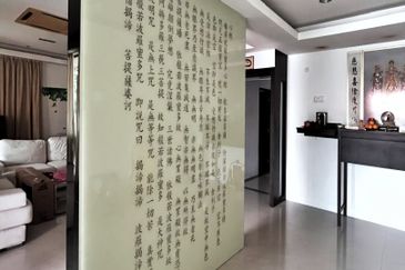 Beautiful Semi-D At Hillside Strategic Location Freehold