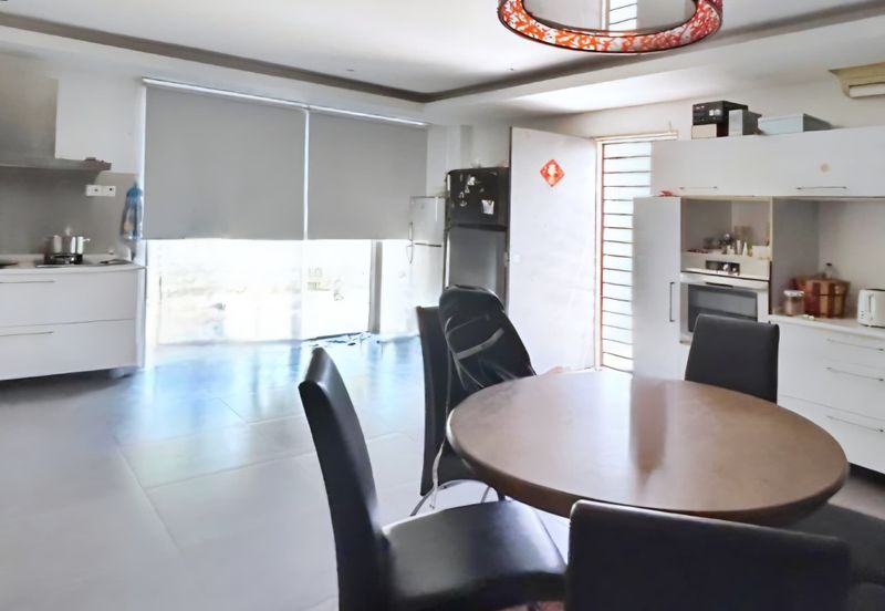 Beautiful Semi-D At Hillside Strategic Location Freehold