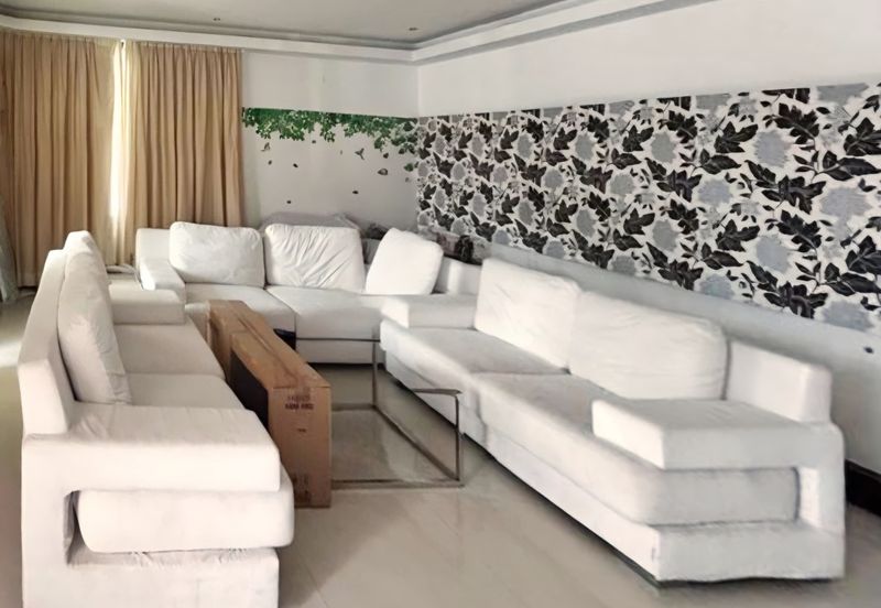 Beautiful Semi-D At Hillside Strategic Location Freehold