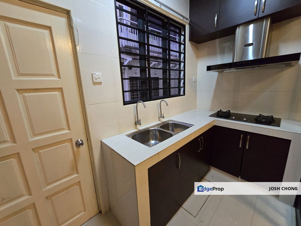 Beautiful Home Renovated Extended Walking To The Waterfront, Kuala Lumpur, Desa Parkcity