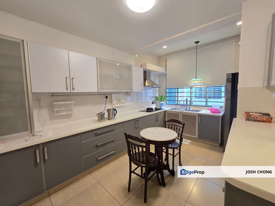 Beautiful Home Renovated Walking To The Central Park Peaceful Environment, Kuala Lumpur, Desa Parkcity