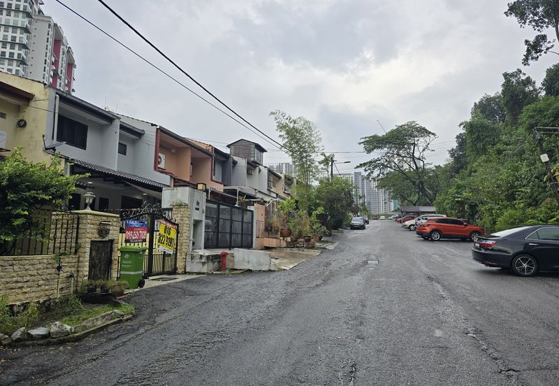 Happy Garden (Taman Gembira)