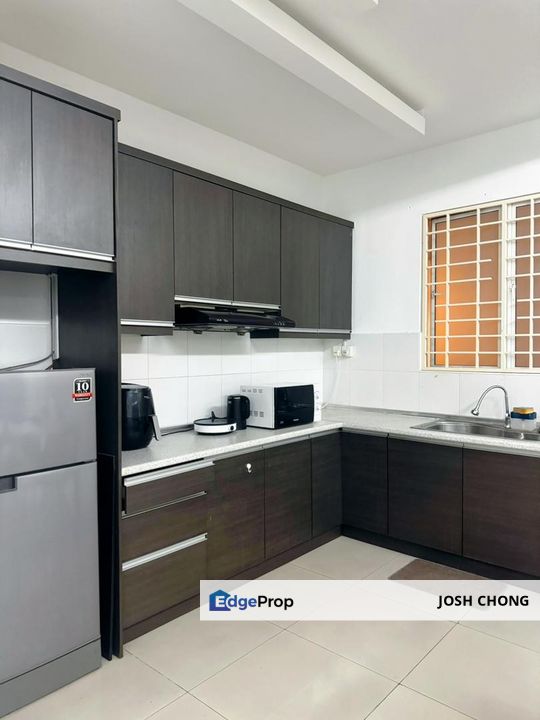 Beautiful Home Renovated Walking To Ikea and All Amenities Pool View, Selangor, Damansara Perdana