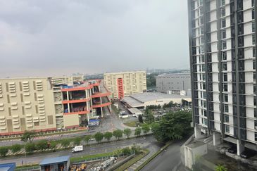 V12 Sovo (Menara Suria)