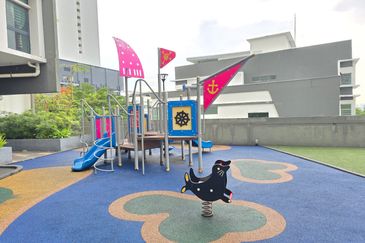 V12 Sovo (Menara Suria)