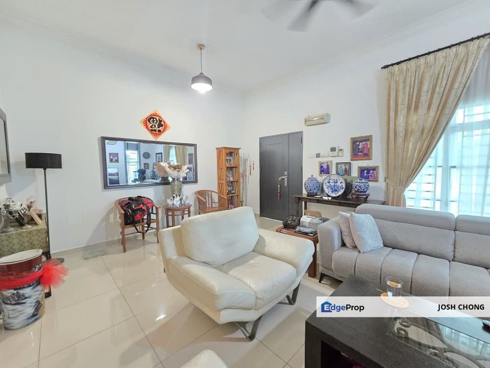 Beautiful Corner Home Facing Garden Renovated Value Buy Property Strategic Location, Selangor, Jenjarom