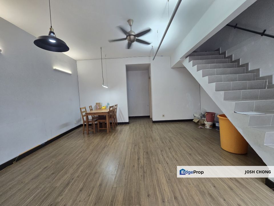 Good Buy Property Renovated Freehold Strategic Location Facing South, Selangor, Puchong