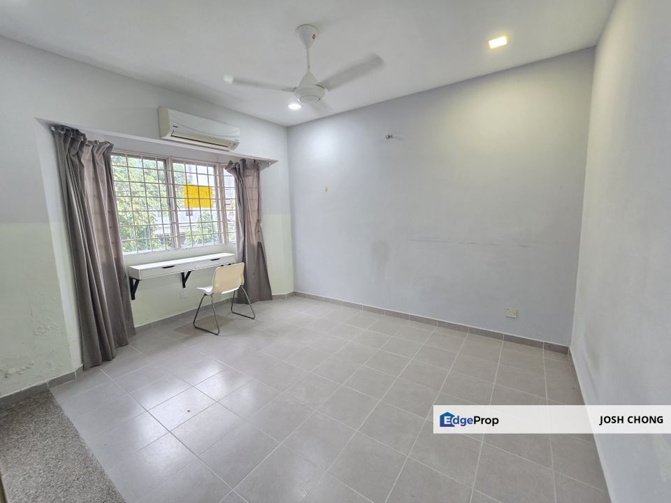 Good Buy Property Renovated Freehold Strategic Location Facing South, Selangor, Puchong