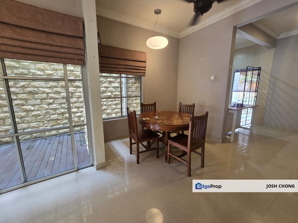 Beautiful Home Renovated Gated Guarded Facing South Near To Amenities, Selangor, Subang Jaya