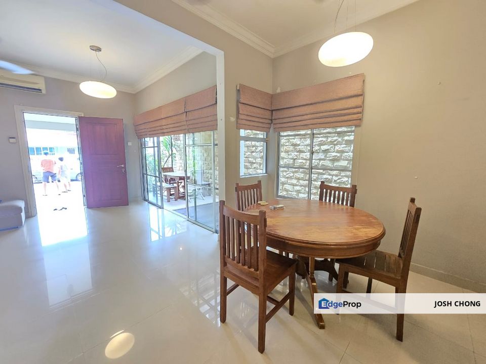 Beautiful Home Renovated Gated Guarded Facing South Near To Amenities, Selangor, Subang Jaya