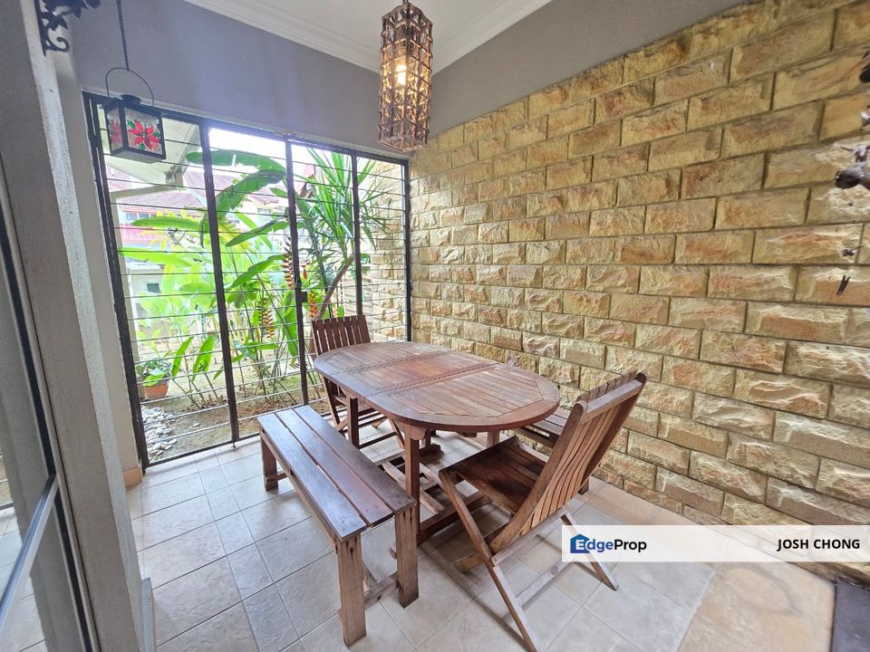 Beautiful Home Renovated Gated Guarded Facing South Near To Amenities, Selangor, Subang Jaya