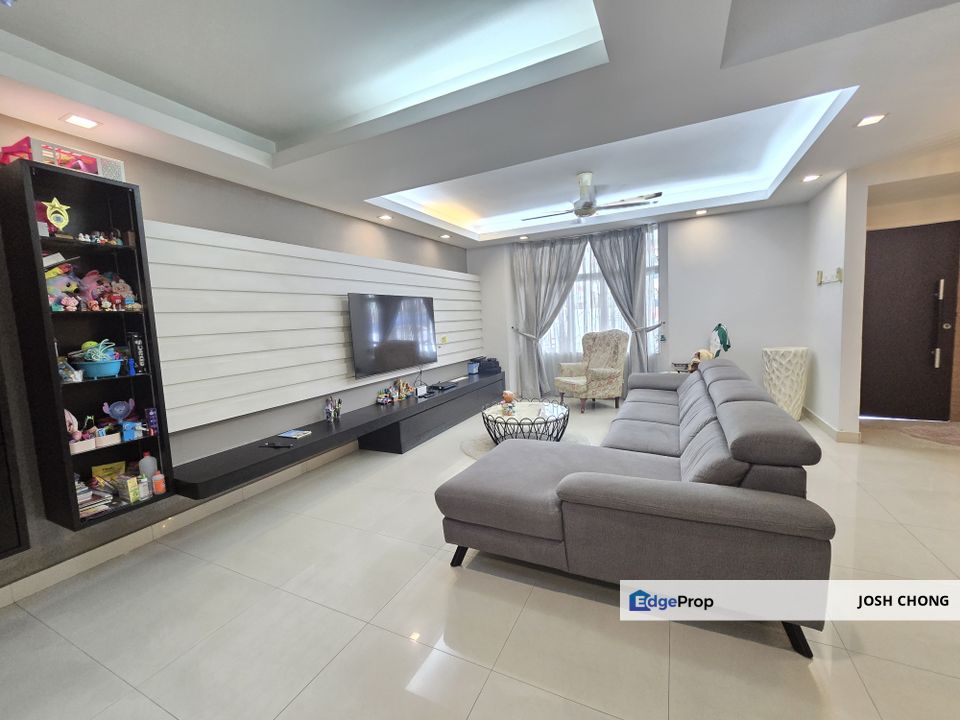 Beautiful Home Renovated Extended Guarded Strategic Location Freehold, Selangor, Puchong
