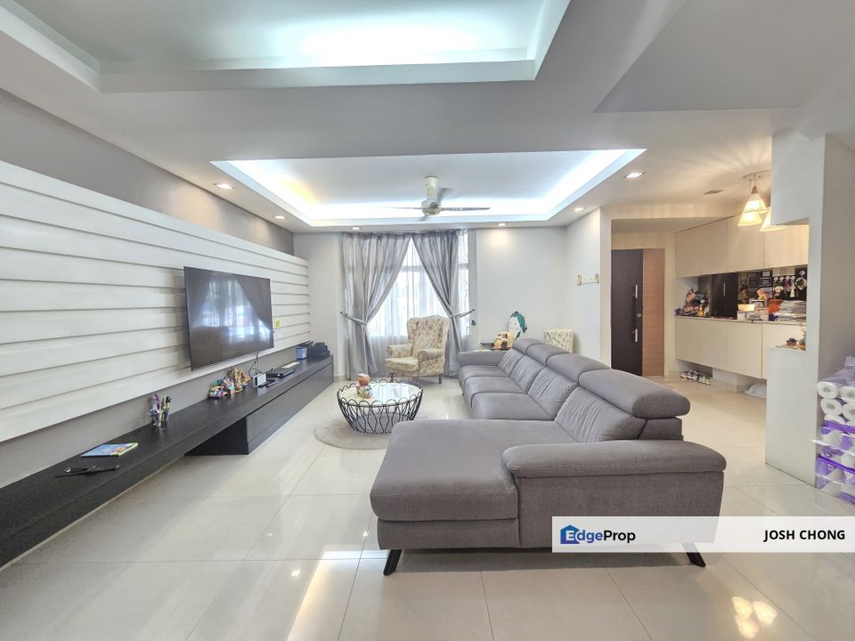 Beautiful Home Renovated Extended Guarded Strategic Location Freehold, Selangor, Puchong