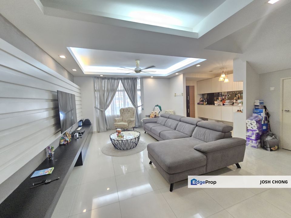 Beautiful Home Renovated Extended Guarded Strategic Location Freehold, Selangor, Puchong