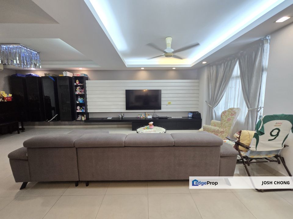 Beautiful Home Renovated Extended Guarded Strategic Location Freehold, Selangor, Puchong