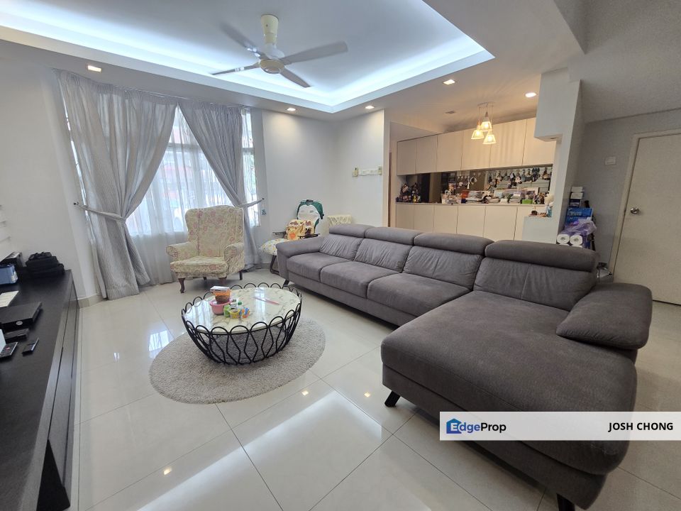 Beautiful Home Renovated Extended Guarded Strategic Location Freehold, Selangor, Puchong