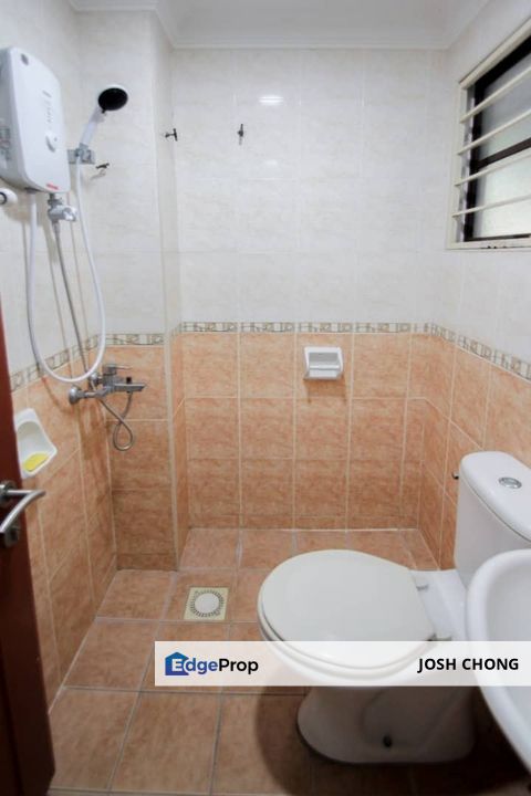 Room With Attached Bathroom To Let Walk To LRT Station and All Amenities Gated Guarded Fully Furnished, Selangor, Putra Heights
