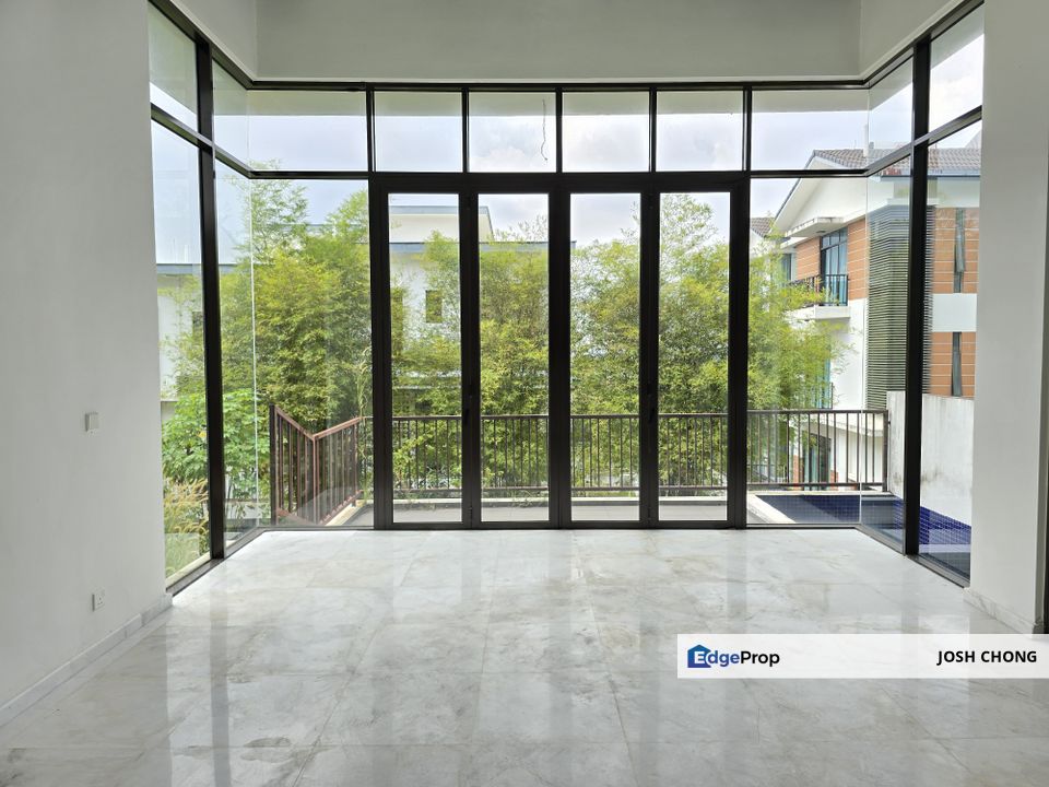 Beautiful Semi-D With Great View and Lift Gated Guarded Strategic Location, Selangor, Subang Jaya