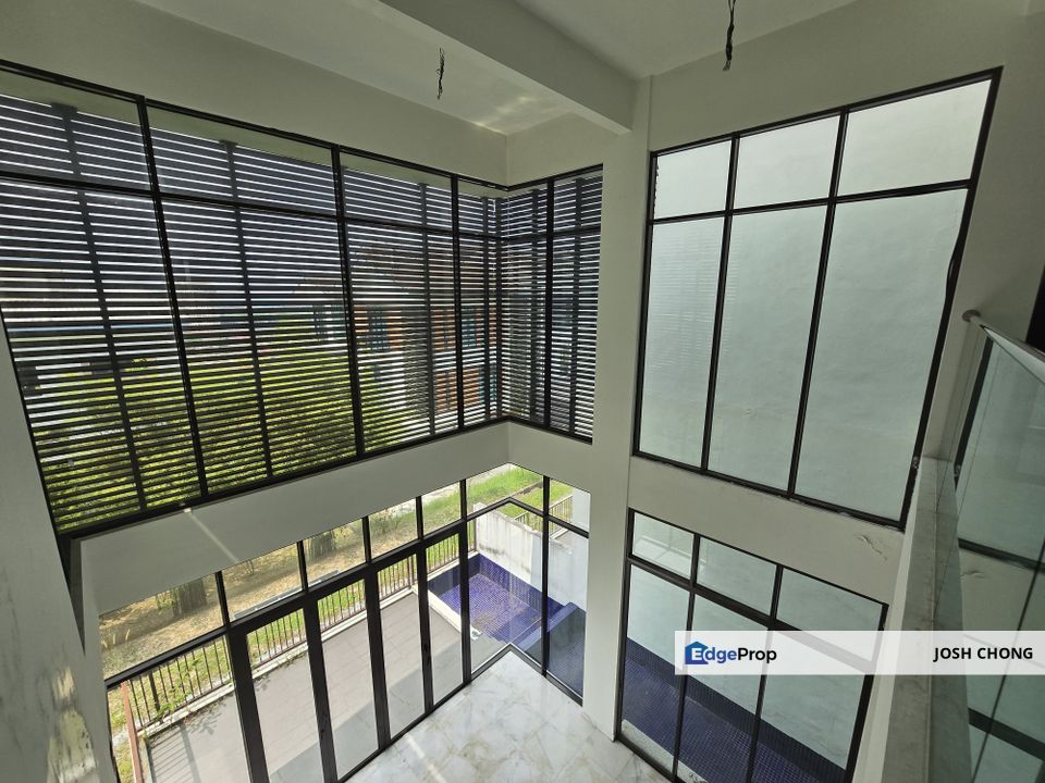 Beautiful Semi-D With Great View and Lift Gated Guarded Strategic Location, Selangor, Subang Jaya