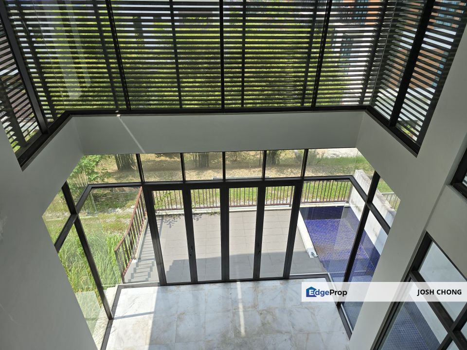Beautiful Semi-D With Great View and Lift Gated Guarded Strategic Location, Selangor, Subang Jaya