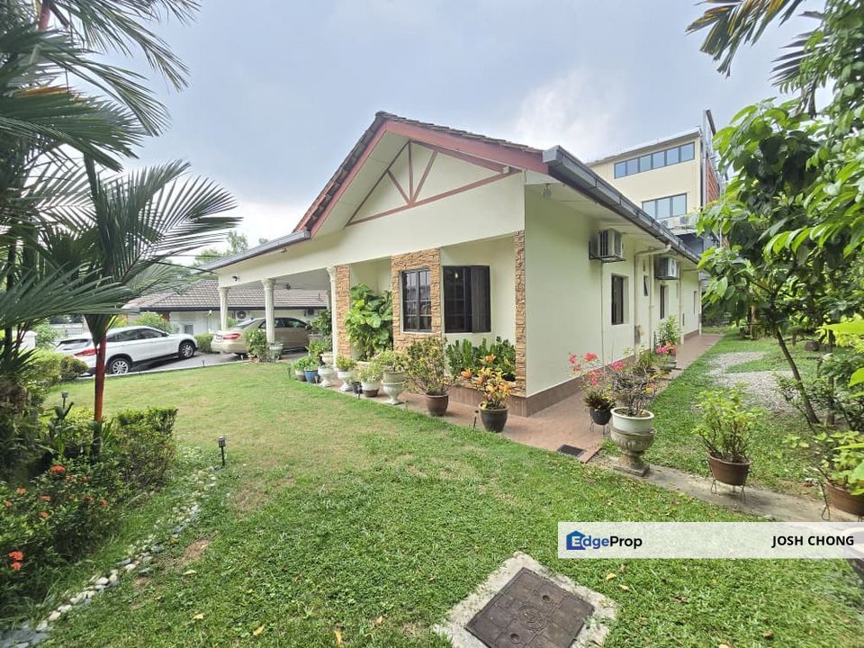 Beautiful Home Renovated Well Kept Strategic Location Near Aminities, Selangor, Petaling Jaya