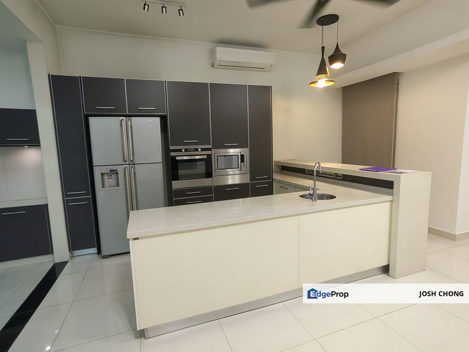 Grandis Palms, Beautiful Home, Renovated, Gated and Guarded Community Near LRT Station, Selangor, Putra Heights