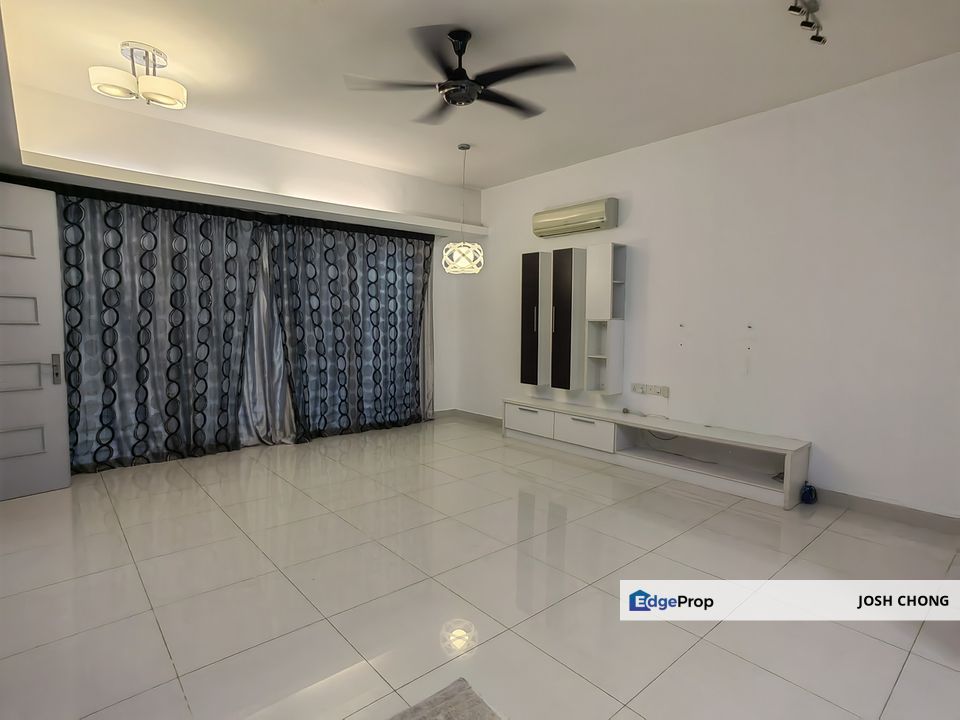 Grandis Palms, Beautiful Home, Renovated, Gated and Guarded Community Near LRT Station, Selangor, Putra Heights
