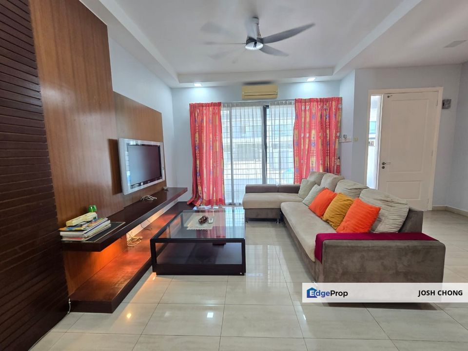 Beautiful Home Renovated Extended Walking To The Waterfront & Arkadia, Kuala Lumpur, Desa Parkcity