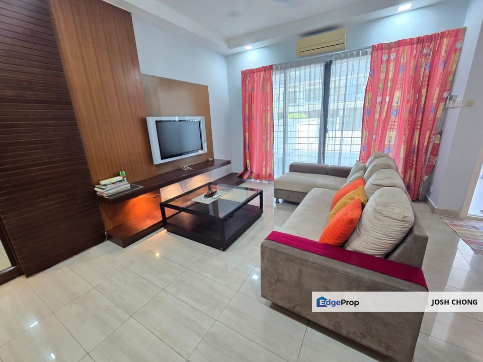 Beautiful Home Renovated Extended Walking To The Waterfront & Arkadia, Kuala Lumpur, Desa Parkcity