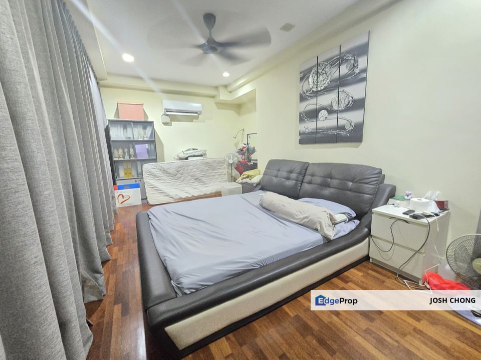 Beautiful Home City View Renovated 2 Car Parks Strategic Location Facing East, Selangor, Petaling Jaya