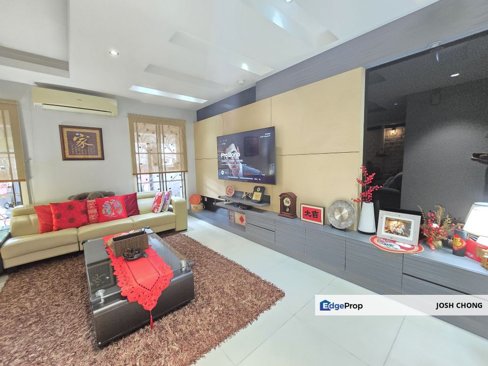 Laman Putra 26x80 Extensively Renovated Fully Extended Well Kept Home Facing South, Selangor, Subang Jaya