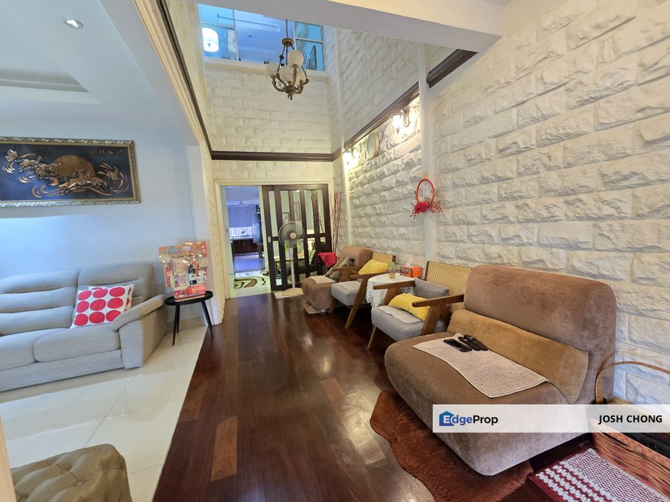 Laman Putra 26x80 Extensively Renovated Fully Extended Well Kept Home Facing South, Selangor, Subang Jaya