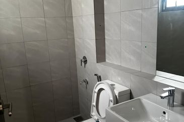 Serenia Anisa Phase 1