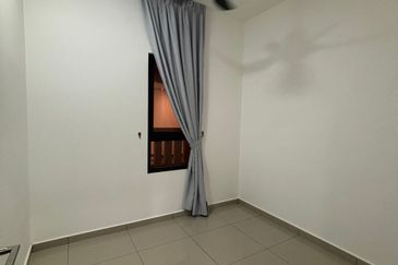 D'VINE RESIDENCES @ Damansara Perdana New Condo Fully Furnished