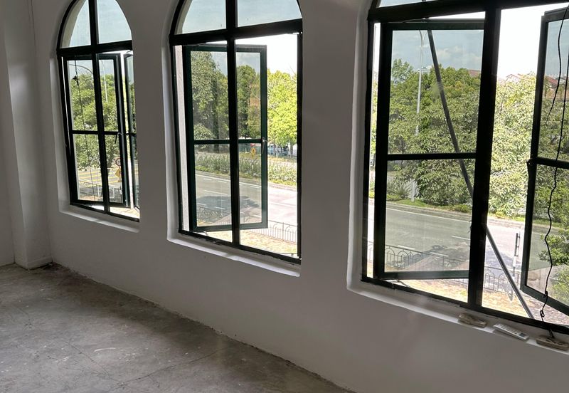 Taipan Business Centre, USJ 10