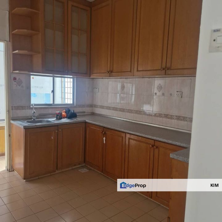 Goodyear Court 10 Apartment for Sale, Selangor, Subang Jaya