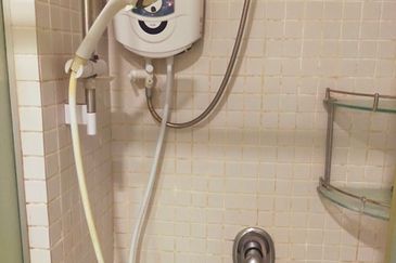 10 Semantan Suites (Sematan Avenue)