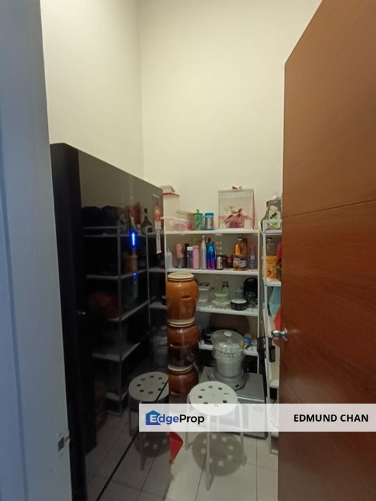 Amanria Residence 3 storey Cluster Semi D, walking distance to Chinese school gated & guarded, Selangor, Puchong
