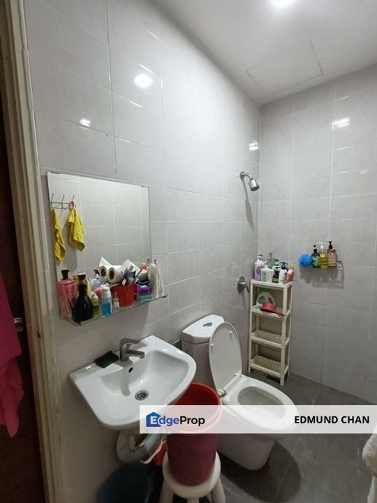 Amanria Residence 3 storey Cluster Semi D, walking distance to Chinese school gated & guarded, Selangor, Puchong