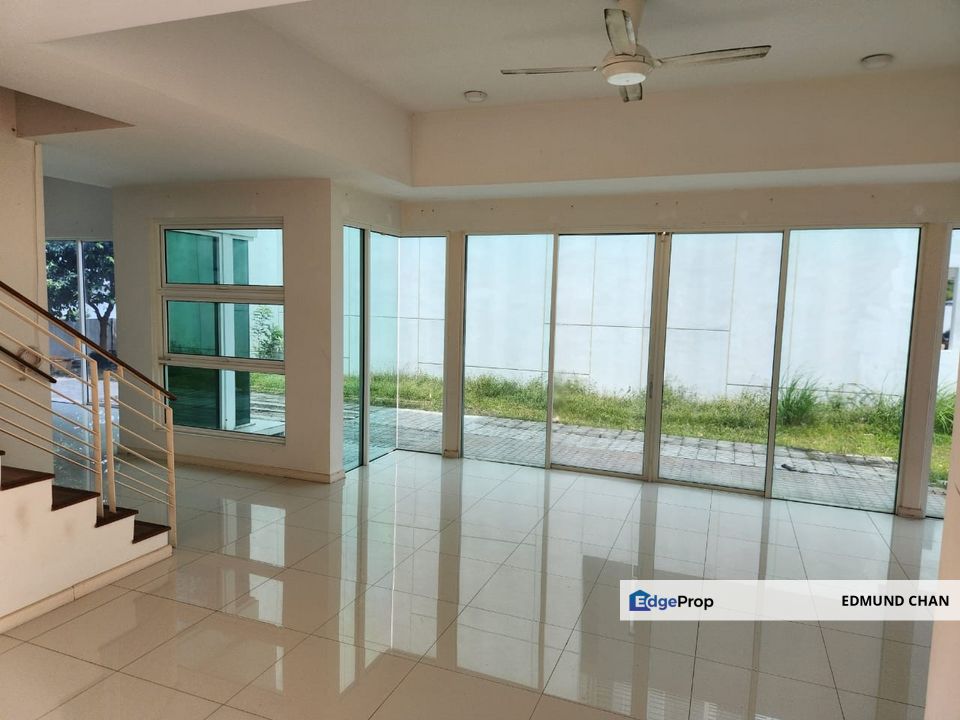 Laman Granview Puchong hilltop 3 storey Bungalow house with club house, Selangor, Puchong South