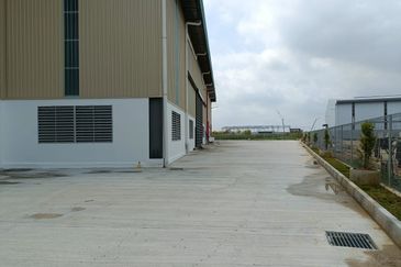 West Port, Pulau Indah