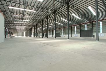 West Port, Pulau Indah