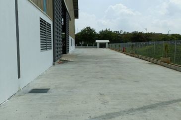 West Port, Pulau Indah