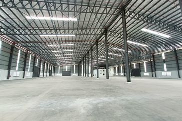 West Port, Pulau Indah