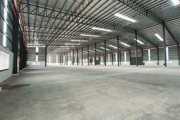 West Port, Pulau Indah