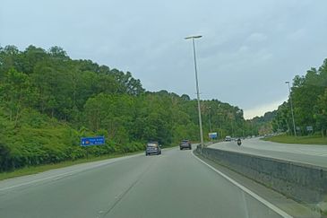 Residential Land Puncak Alam next to road side