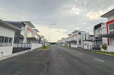 Suria Industrial Park (SIP)
