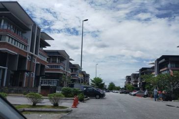 i32 Puchong Industrial Park