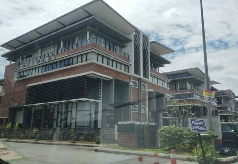 i32 Puchong Industrial Park