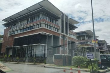 i32 Puchong Industrial Park